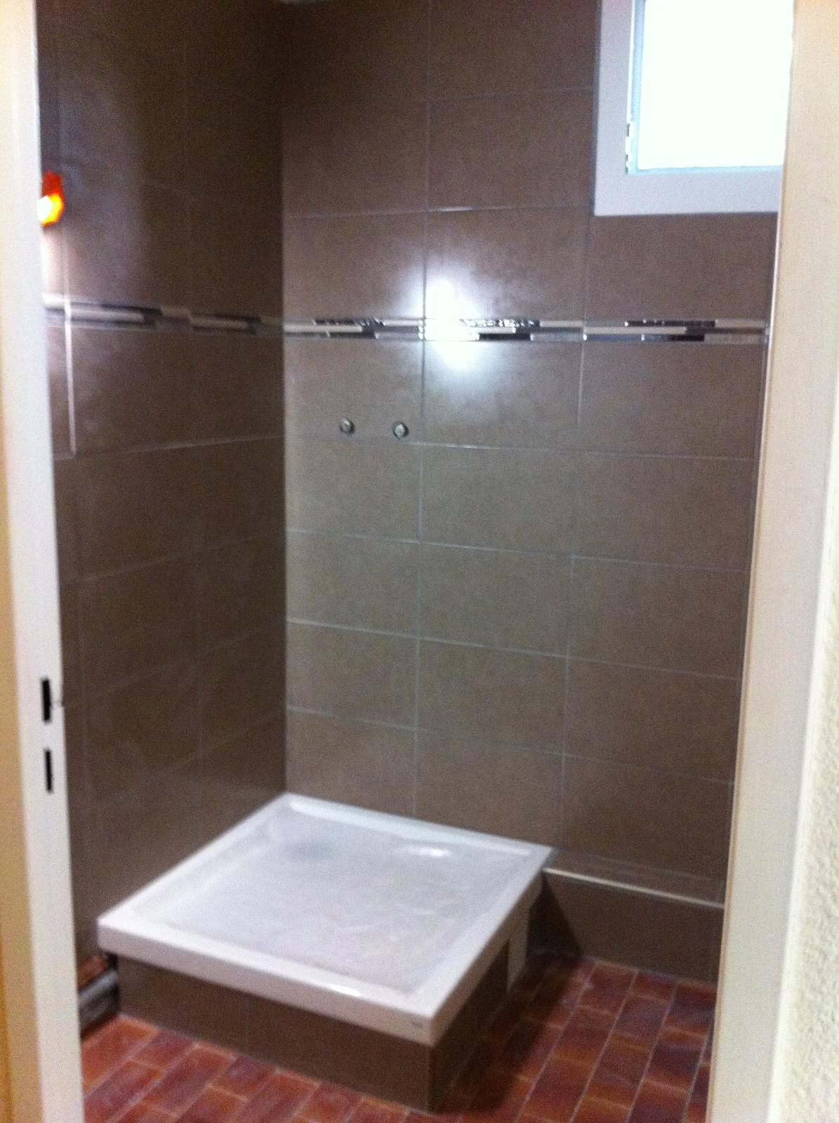 Bouron Lionel effectue la pose de carrelage et faïence à La Ciotat