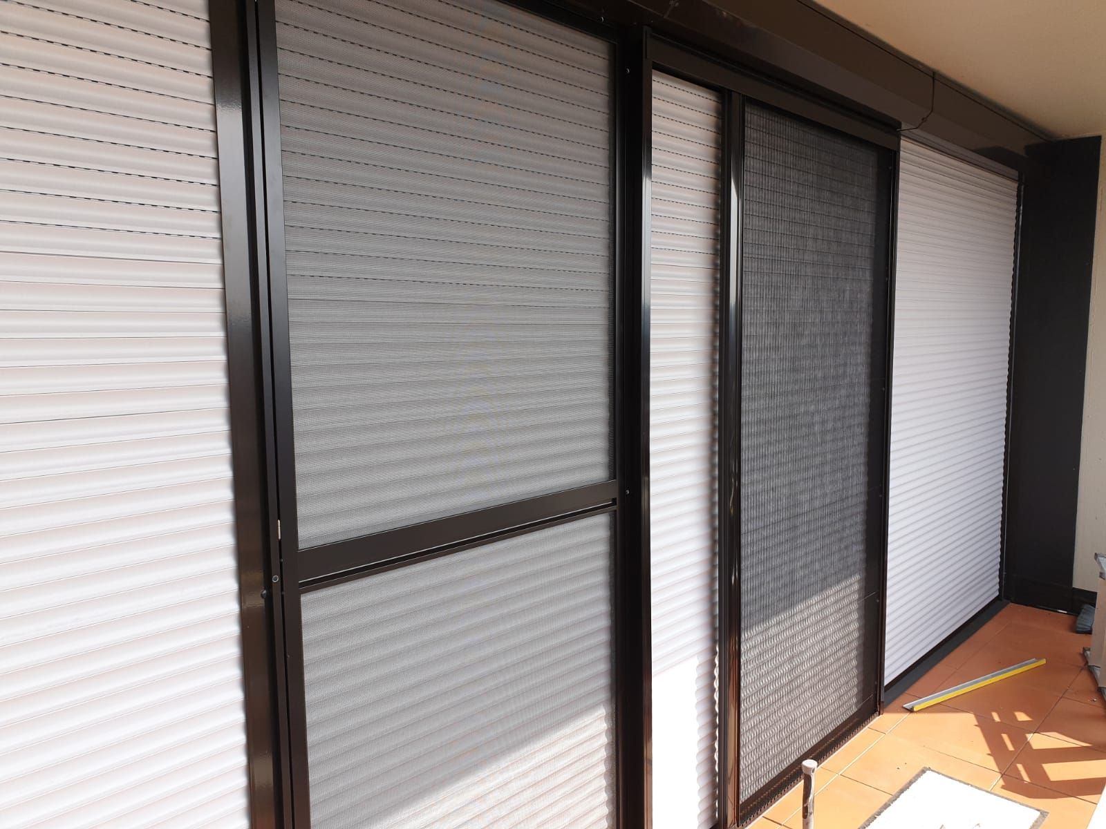 Fenster und Rollladen