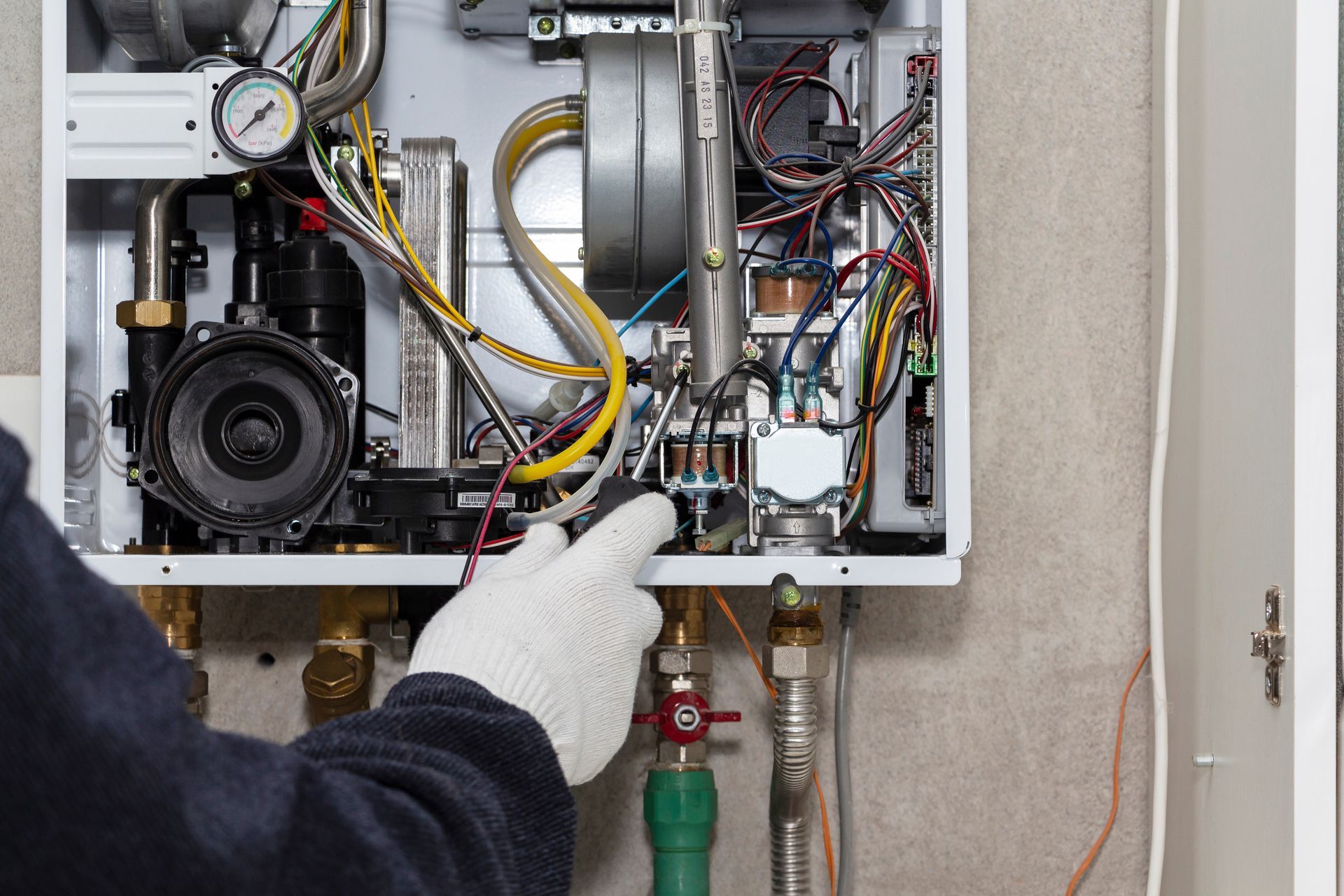 Des fils électriques dans une installation