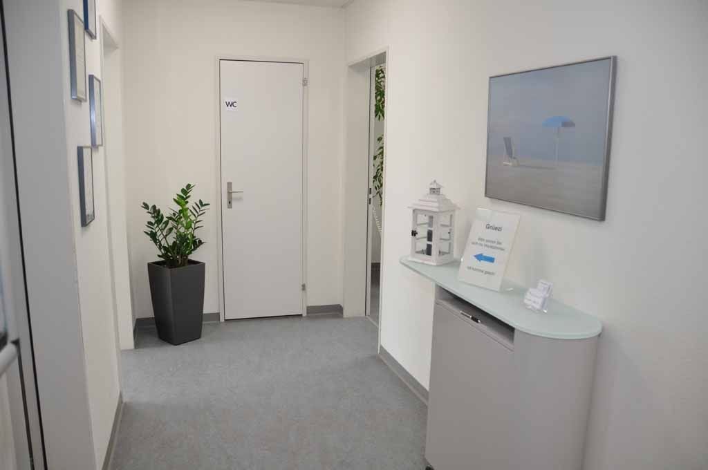 Eingang Praxis - Daniel Wirz Zahnprothetik - Zürich