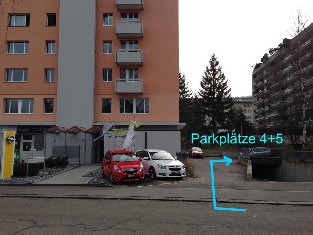 Besucher Parkplatz Heerenwiesen 18 - Daniel Wirz Zahnprothetik Zürich