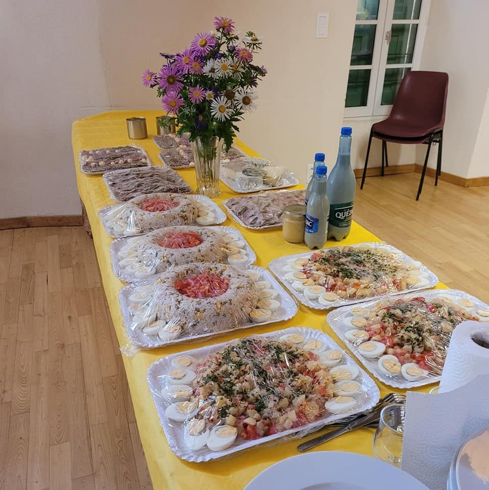 Un buffet froid proposé par l'Auberge des Laubies.