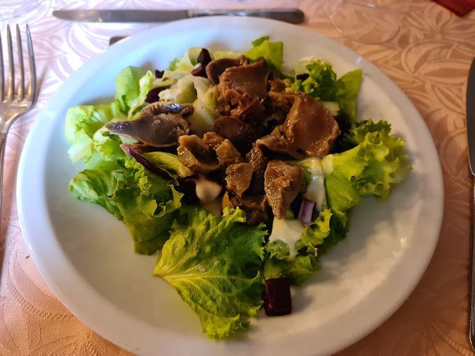 Une salade composée.