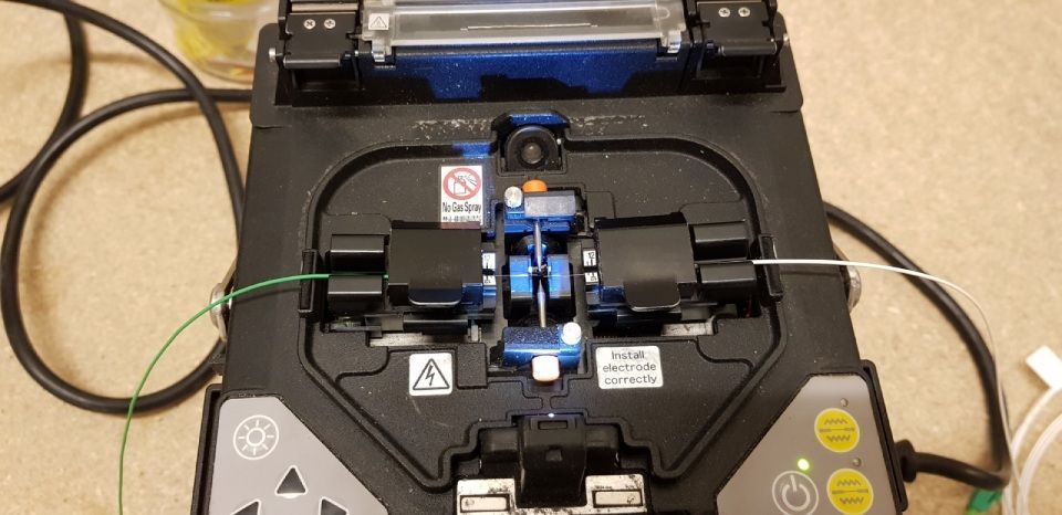 Sähkölaitteen korjaustyöt