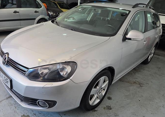 VOLKSWAGEN Golf Variant 1.6 TDI DPF DSG Sport