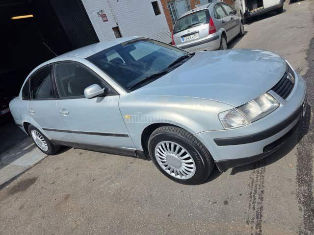 VOLKSWAGEN Golf Variant 1.6 TDI DPF DSG Sport
