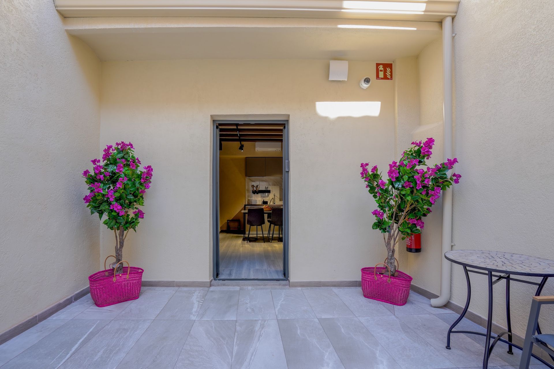 Interiores de los apartamentos SJ7 Aparthotel en Sant Feliu de Guíxols