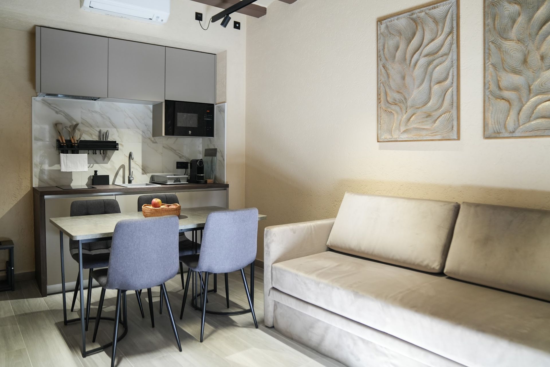 Interiores de los apartamentos SJ7 Aparthotel en Sant Feliu de Guíxols