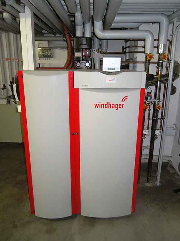 J. Weiß GmbH, Wilhelmsthal | Heizungen Bäder Solar Wir beraten Sie gerne und zeigen Ihnen die Möglichkeiten auf, wie Sie mit moderner Heiztechnik jede Menge Energie und bares Geld sparen können!