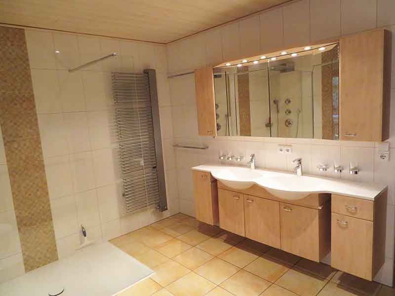 J. Weiß GmbH, Wilhelmsthal | Heizungen Bäder Solar Wir beraten Sie gerne und zeigen Ihnen die Möglichkeiten auf, wie Sie mit moderner Heiztechnik jede Menge Energie und bares Geld sparen können!