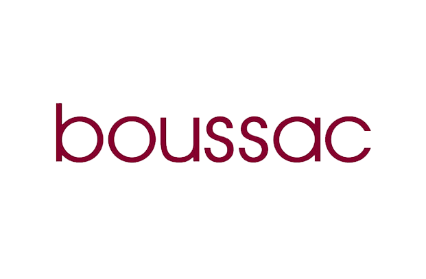 Das Wort „boussac“ in einer schlichten, kastanienbraunen serifenlosen Schriftart, zentriert auf einem reinweißen Hintergrund.