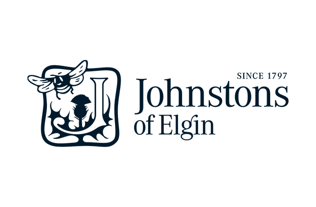 Johnstons of Elgin: eine Biene über einem Buchstaben J, der mit einer Distel verschlungen ist, mit dem Text
