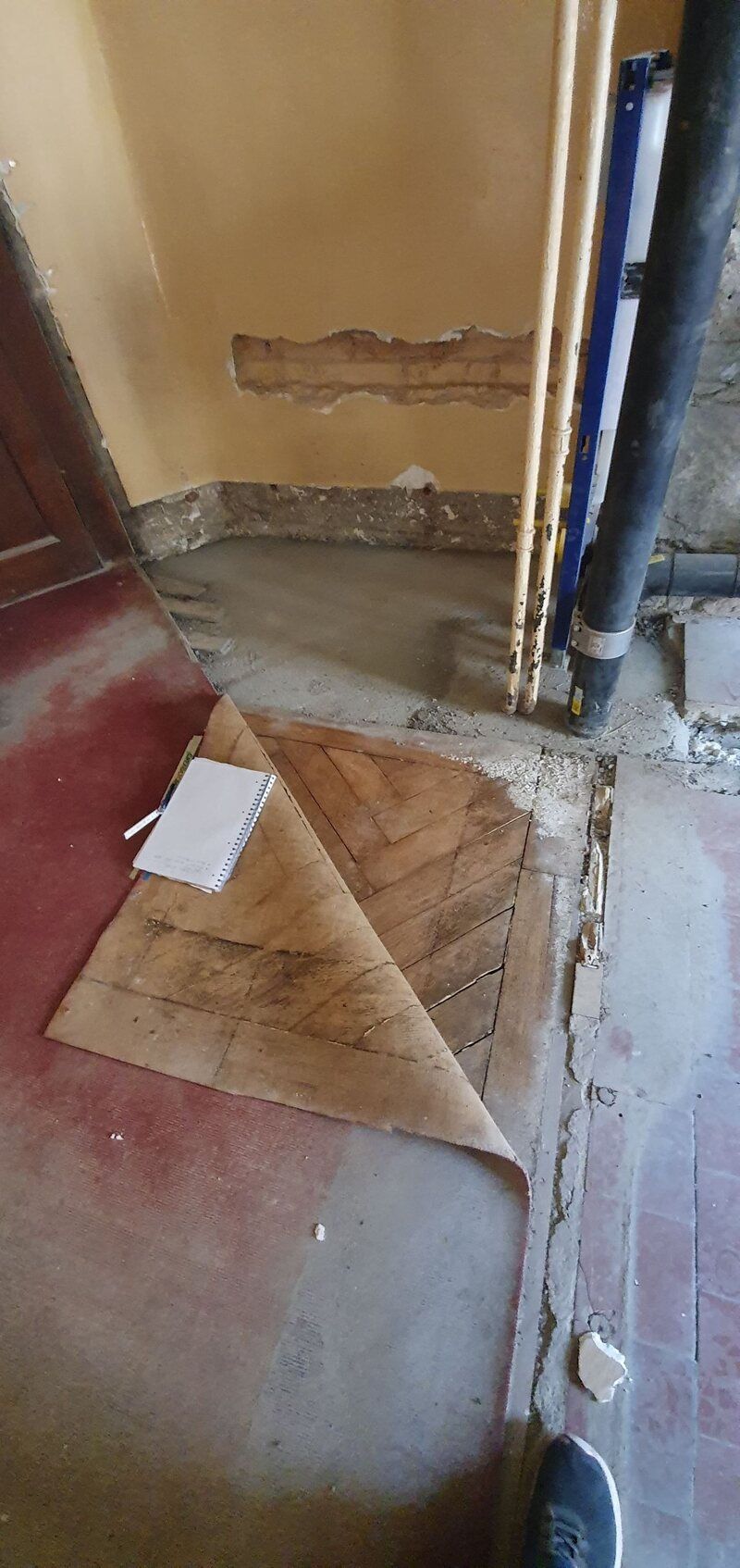 Rénovation de parquet ancien en cours