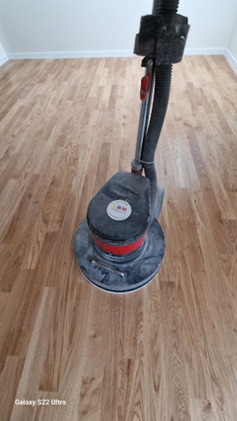 Machine pour polir le parquet