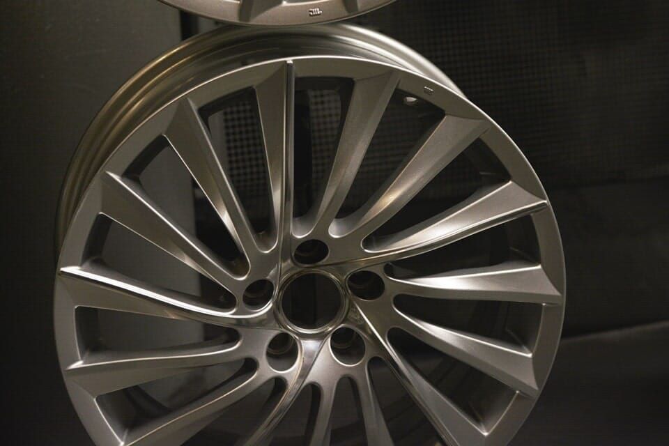 Envernizamento de Jantes