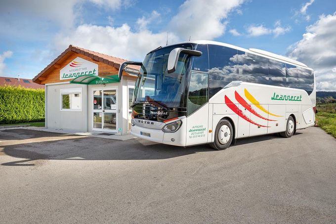 Un bus de la compagnie Jeanneret