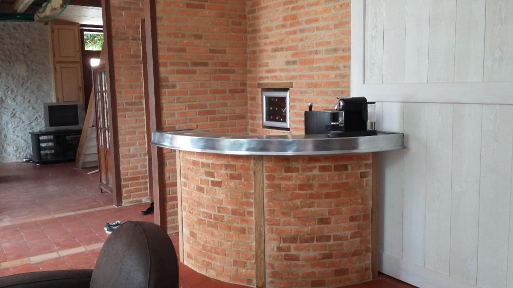 Création de cloison et d'un bar en briques pleines