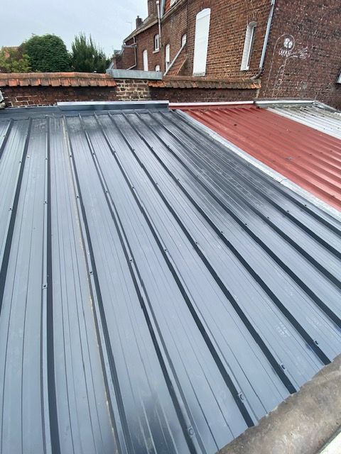 Une toiture en métal