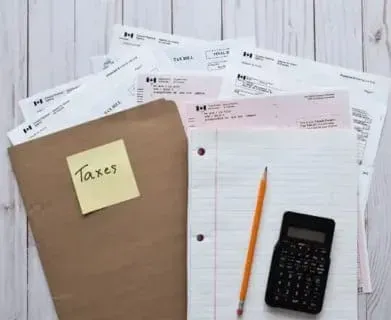A piece of paper with the word customs cleared on it