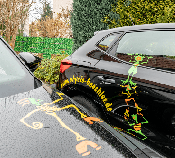 Praxislogo auf unseren Autos