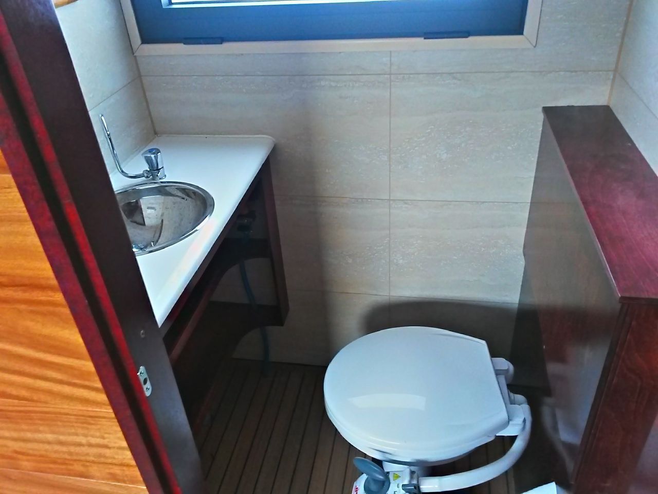 Hausboot Floß D7 | Bad