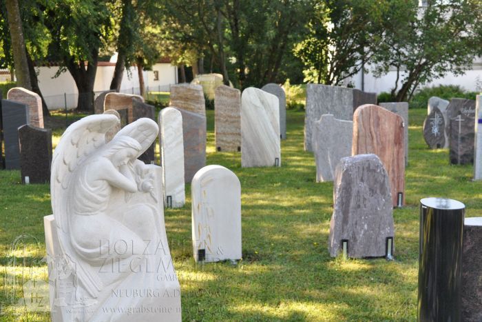Grabsteine bei Holzapfel & Zieglmaier
