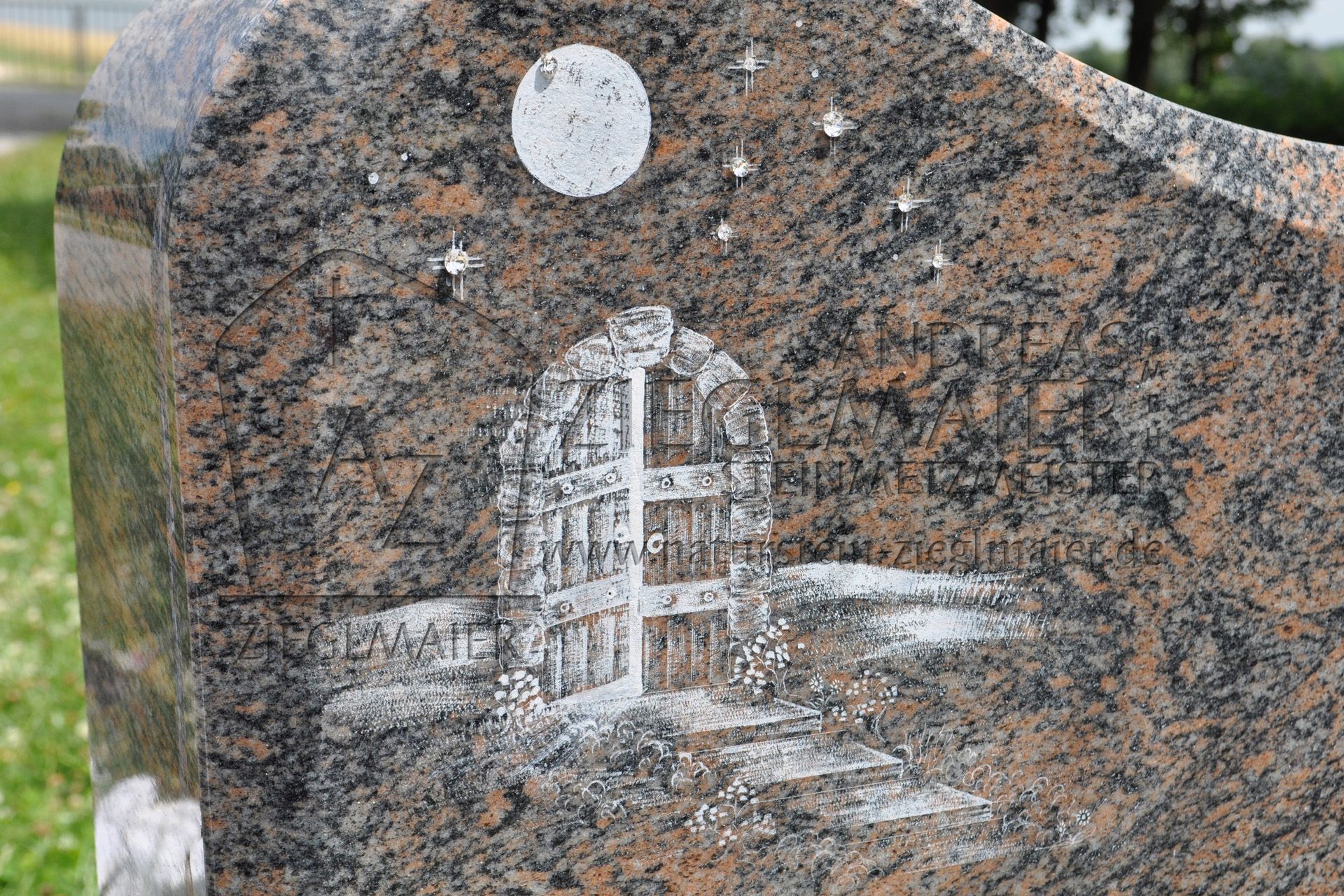 Grabmotiv Verzierung Tor