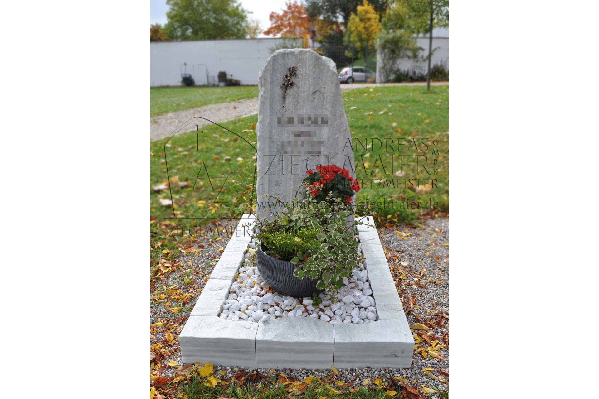 Naturbelassene Grabsteine