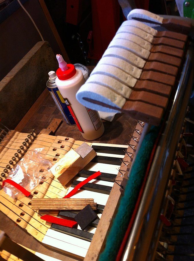 Réparation de piano avec Patrick Loyen au Perray-en-Yvelines