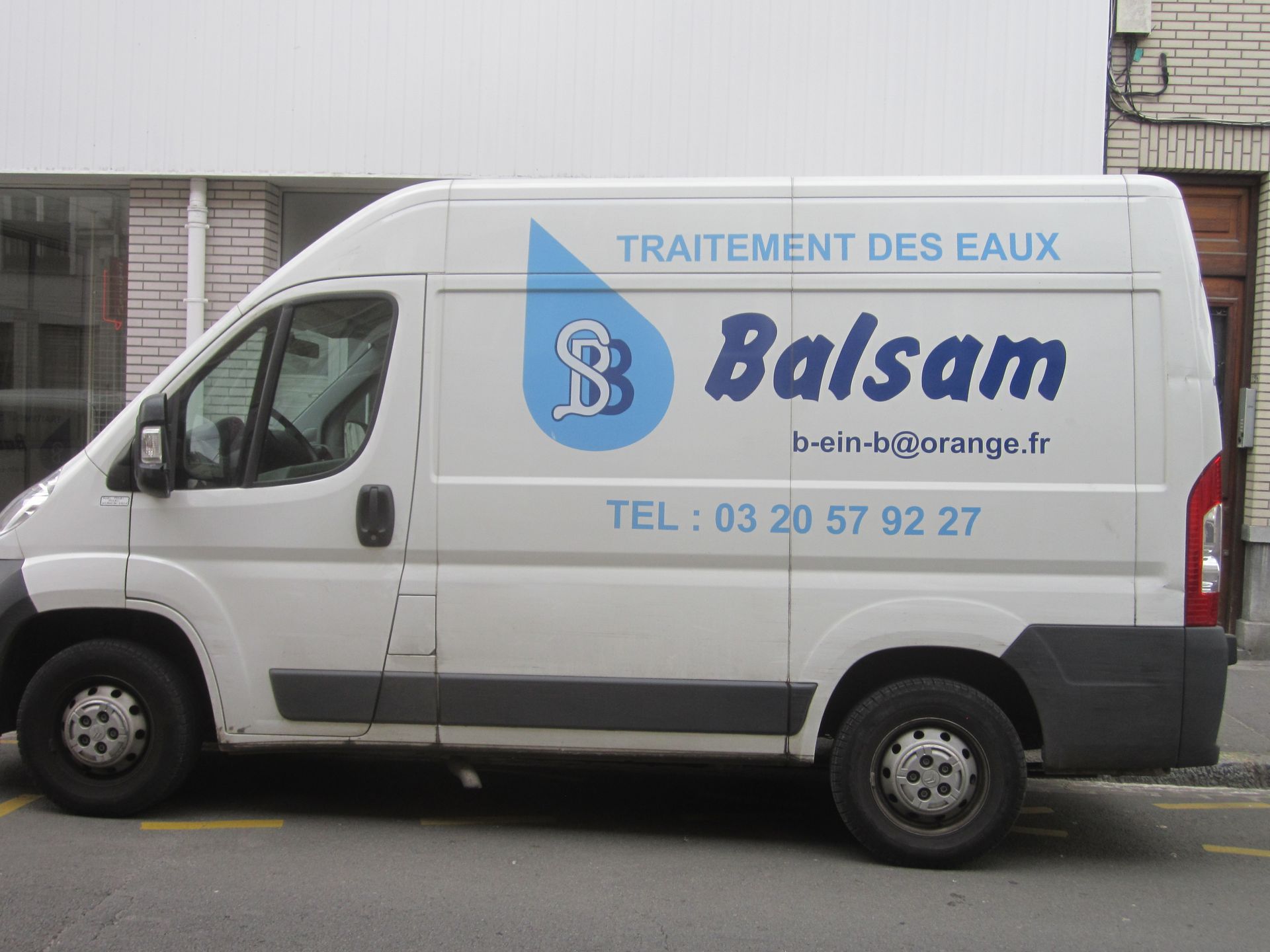 Camionnette de l'entreprise B.ein.B