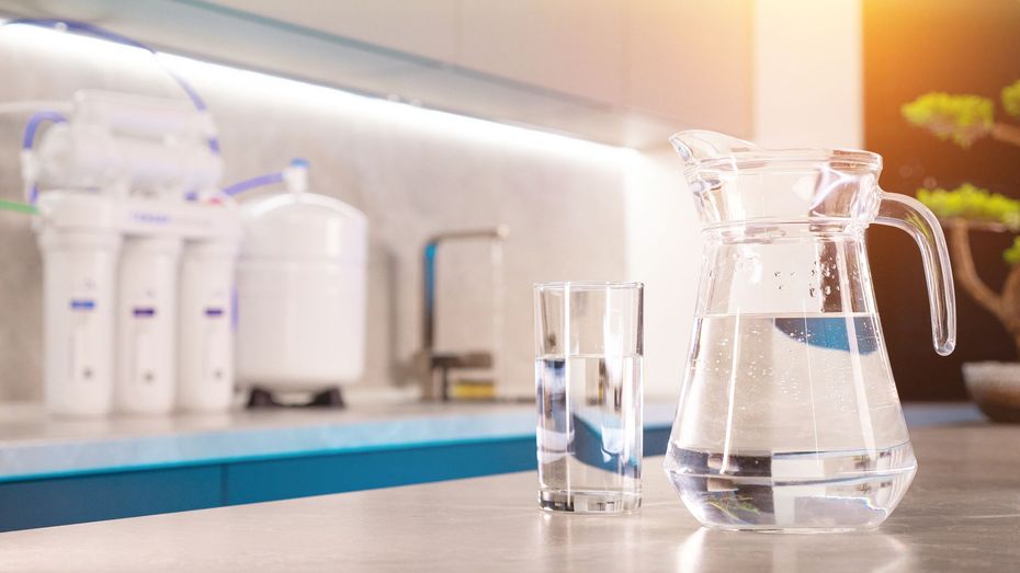 Carafe et verre d'eau