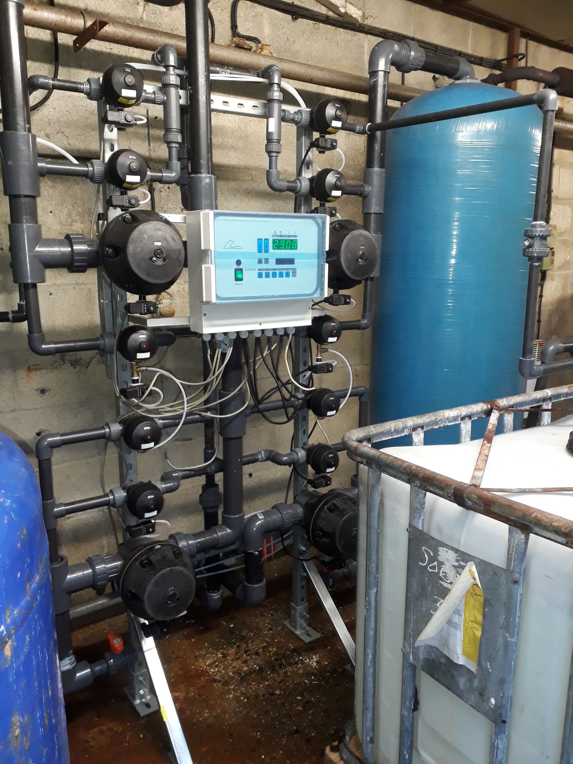 Canalisation et système de traitement de l'eau
