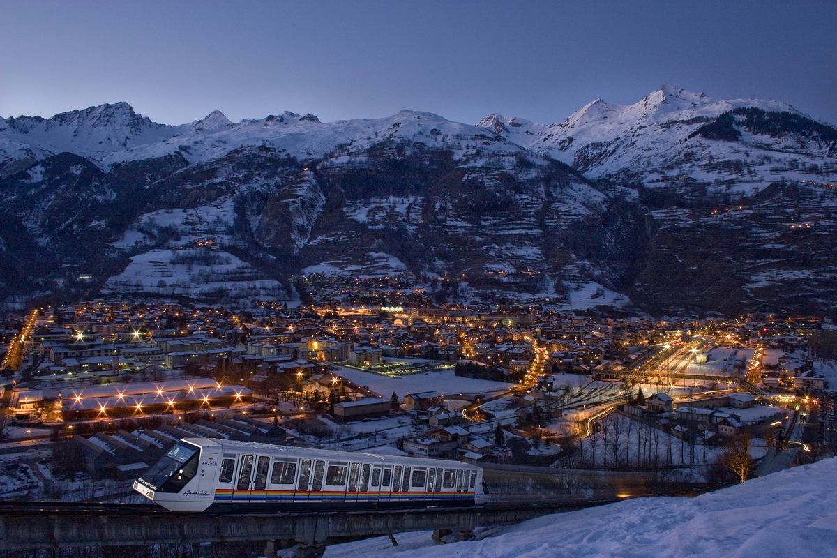 La montagnea avec un funiculaire