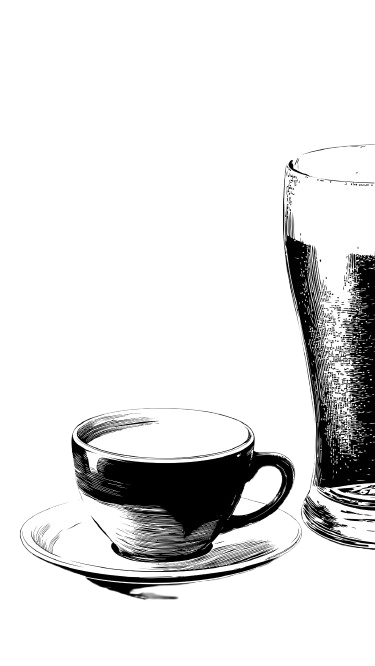 Tasse à café sur sa soucoupe, à côté d'un grand verre. Les deux sont en noir et blanc.