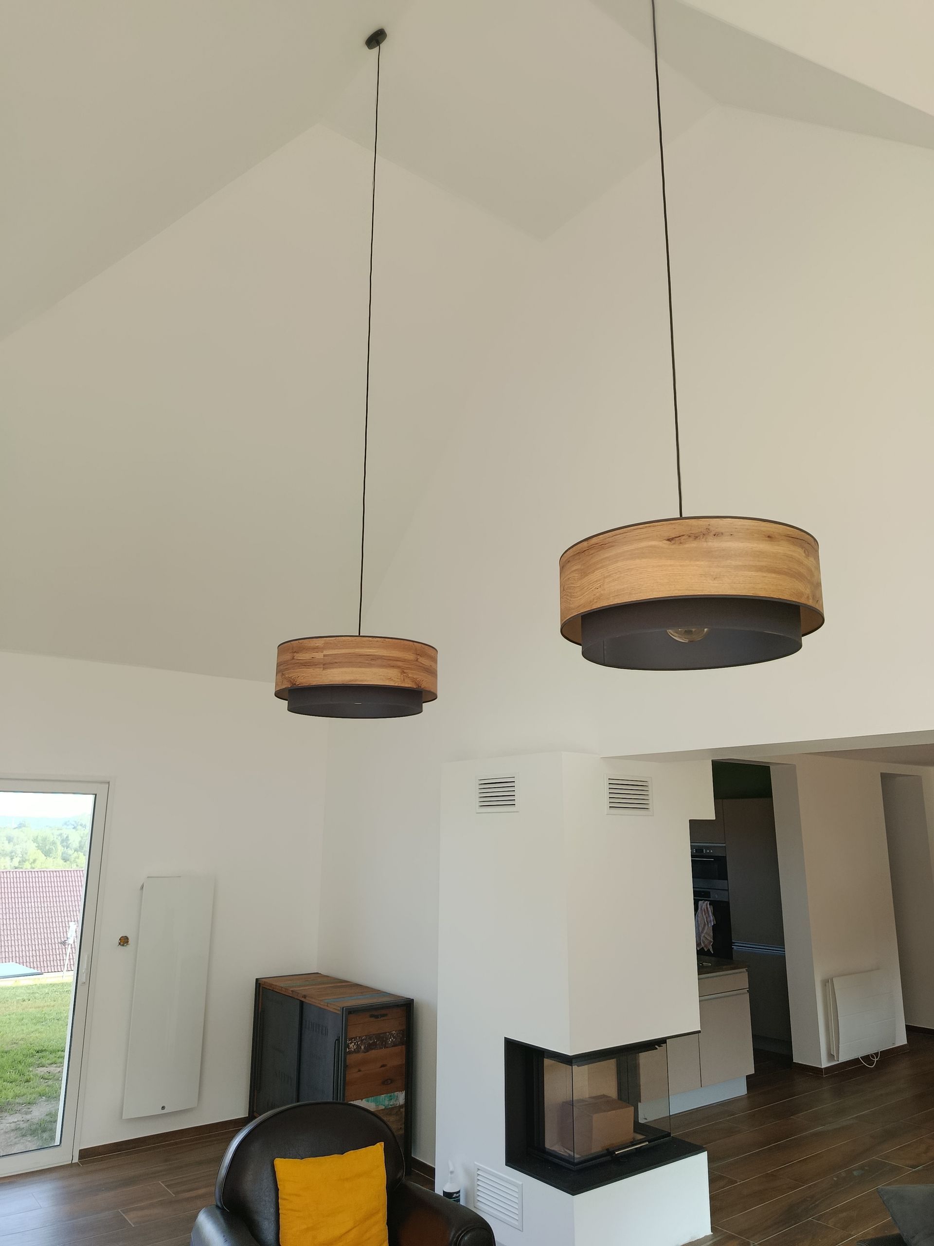 Une pièce moderne repeinte