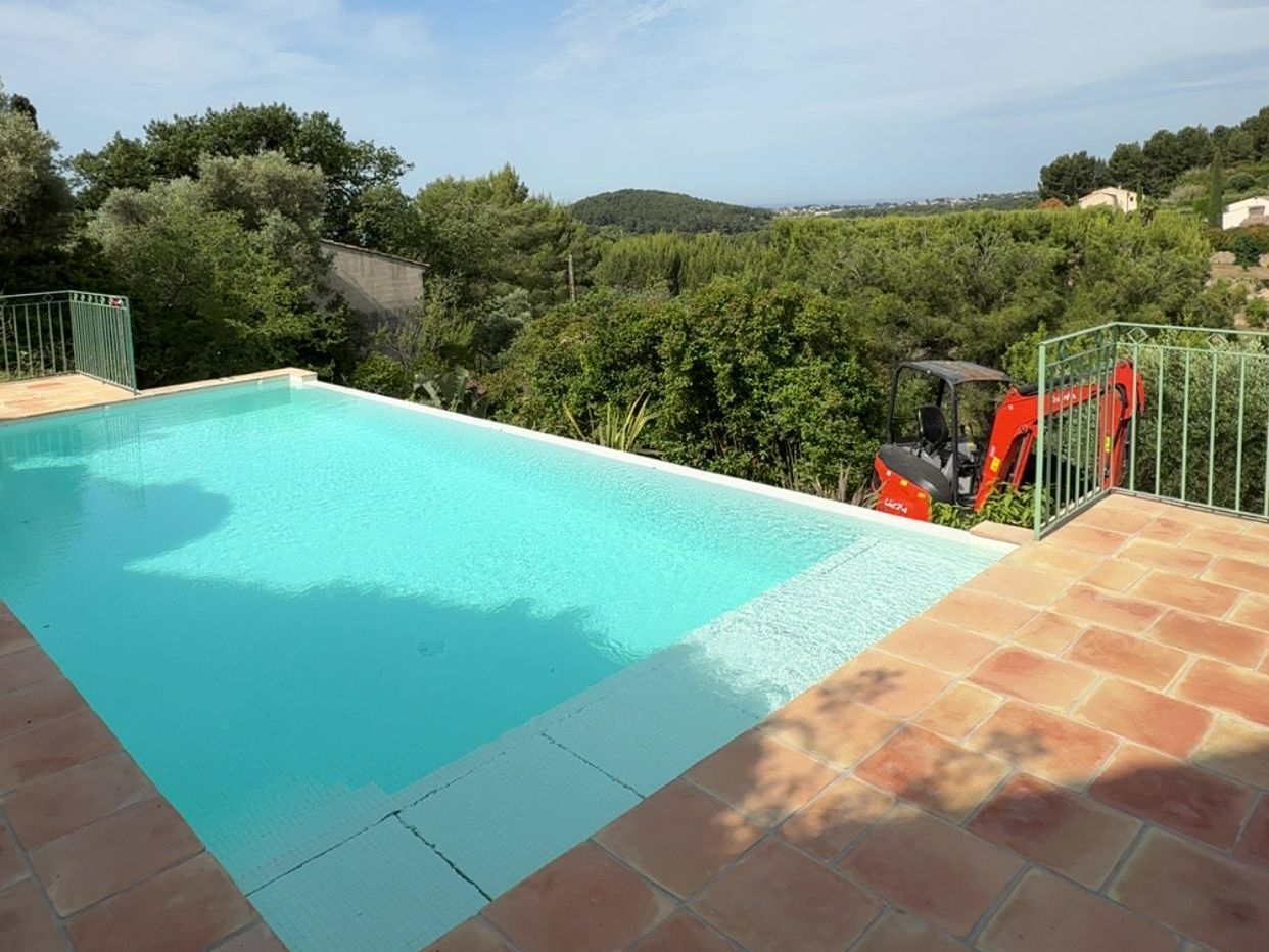 Une piscine