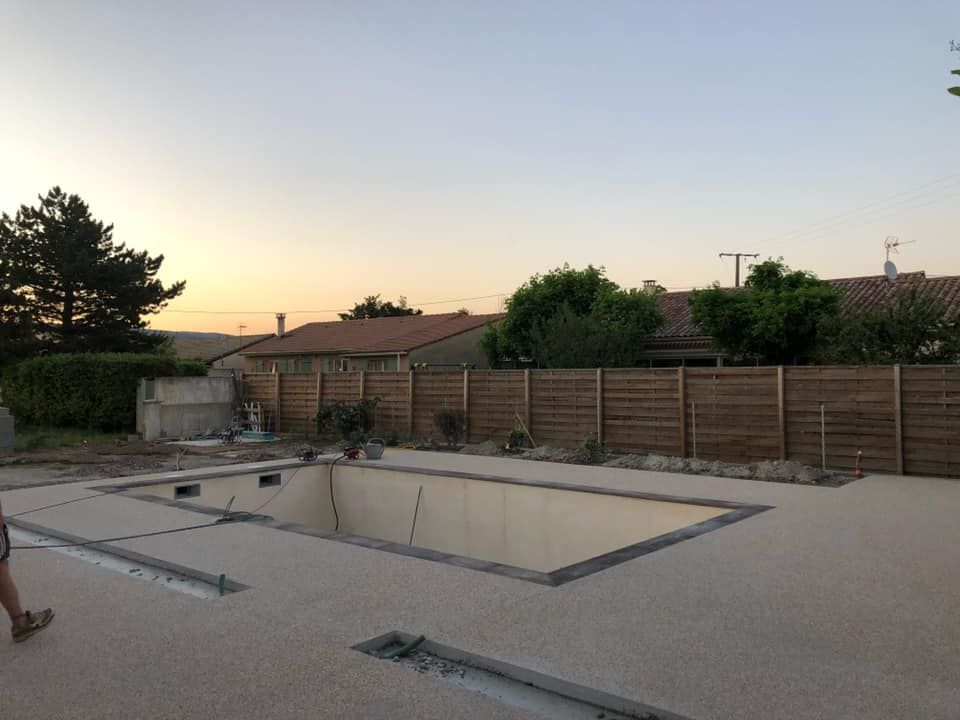 Une piscine creusée