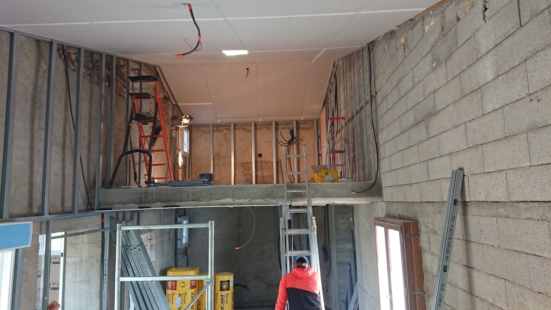 Pose rails plâtrerie