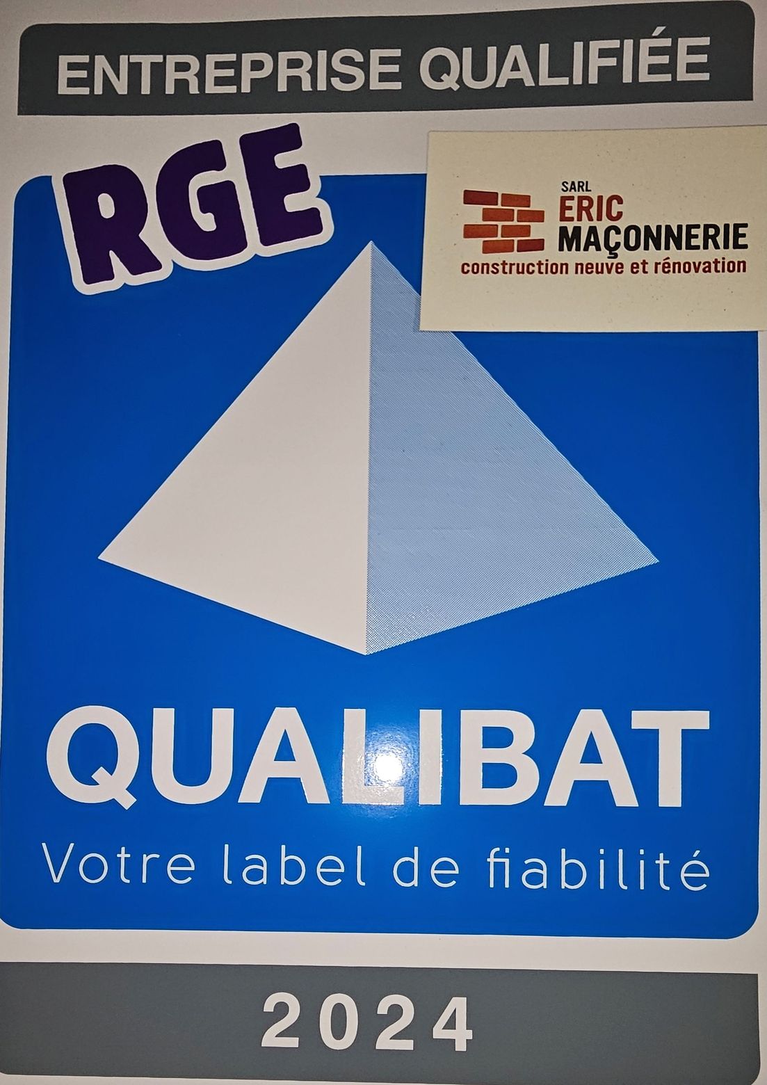 Entreprise est RGE QUALIBAT en isolation intérieur et isolation des combles perdu souffler.