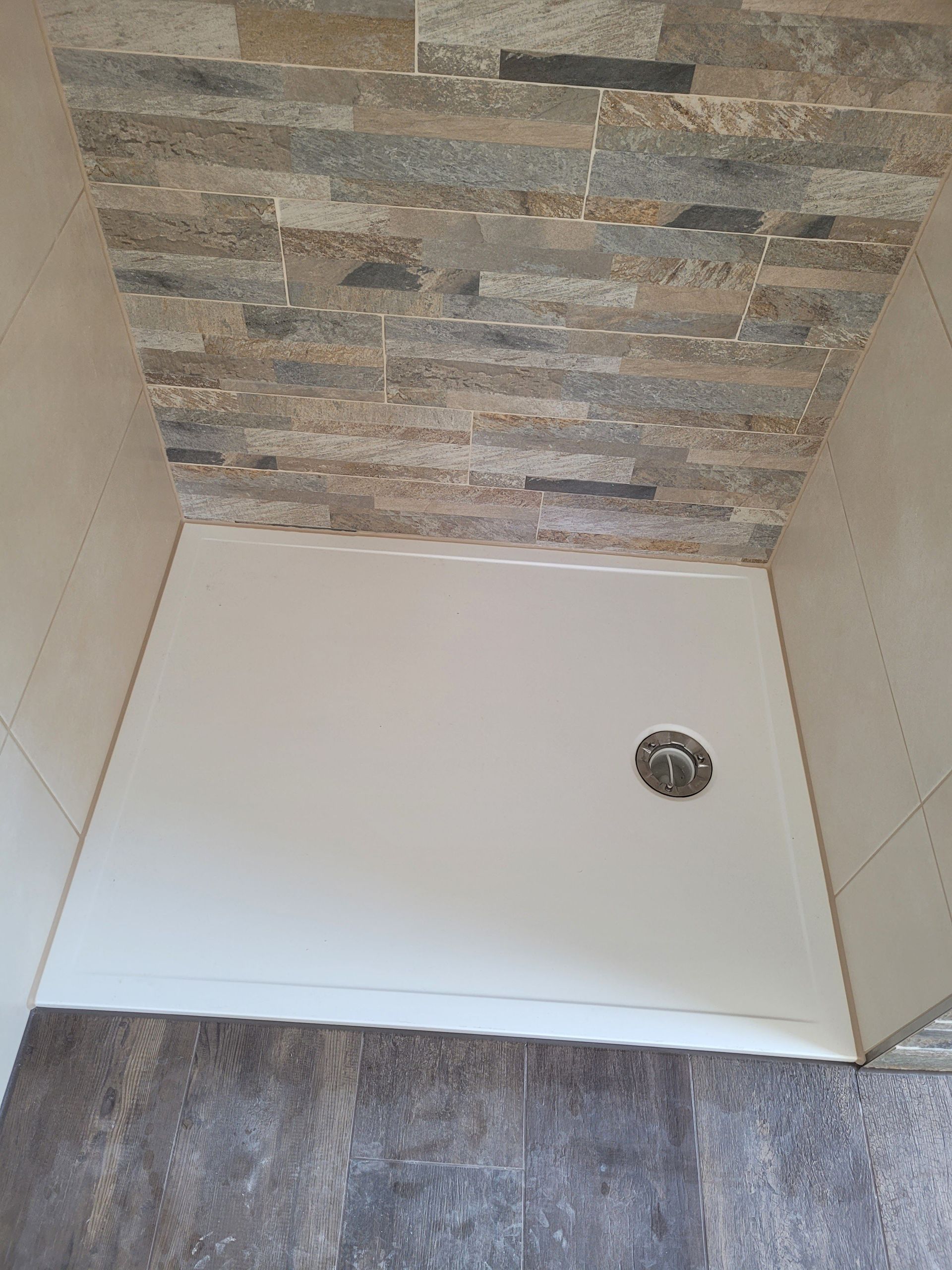 Benhard Fugentechnik Dusche verfugt