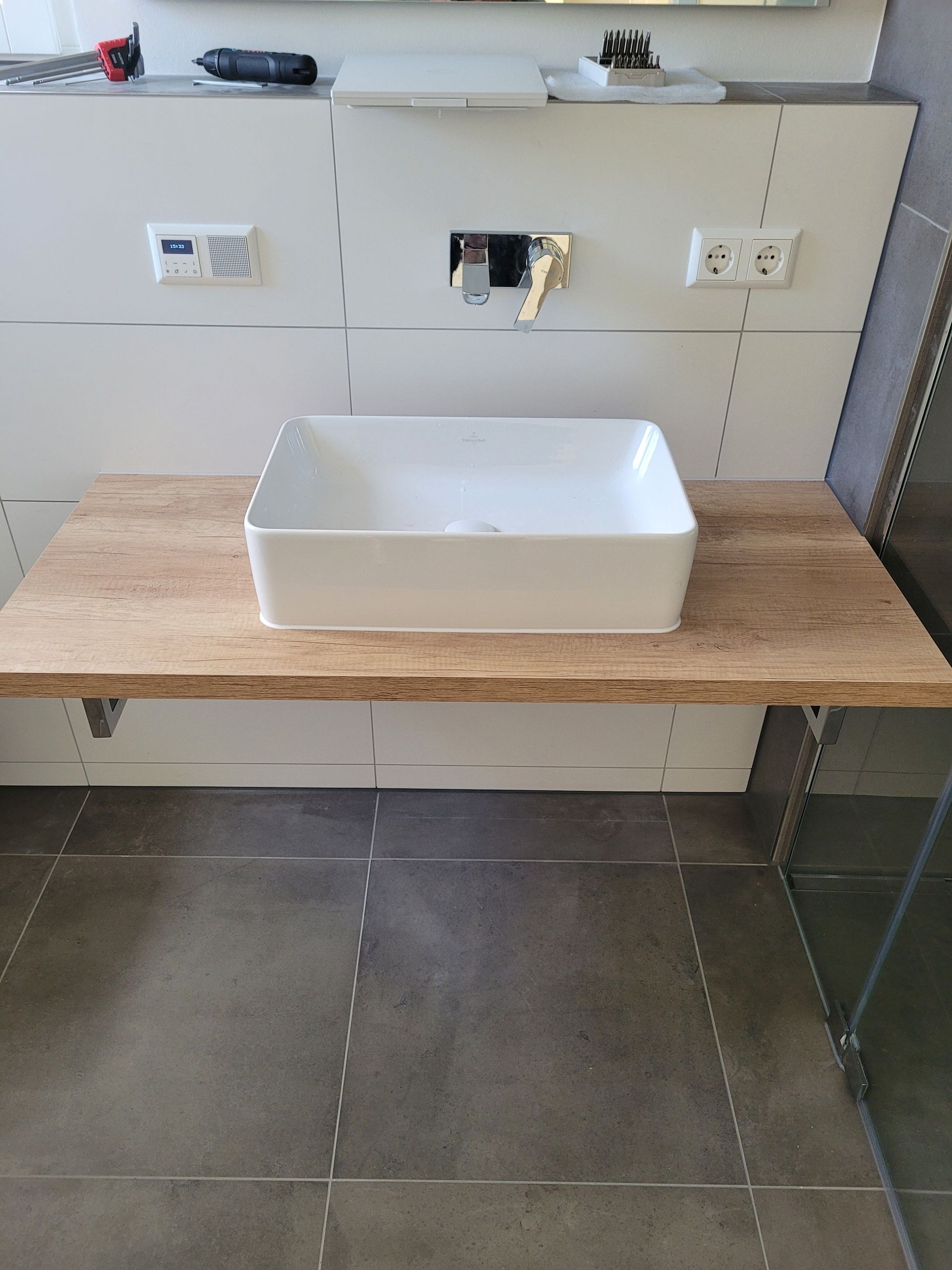 Von Benhard Fugentechnik verfugtes Badezimmer