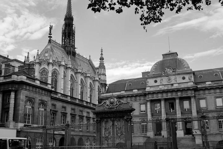 Palais de Justice en noir et blanc