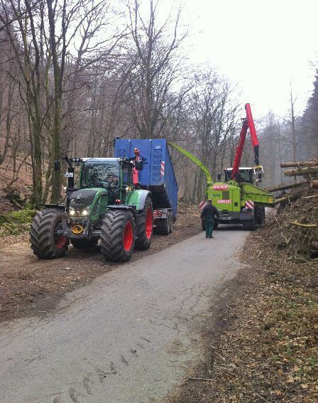 Holzhackarbeiten | René Duwenhorst | Garten-, Landschafts- & Tiefbau | Solingen