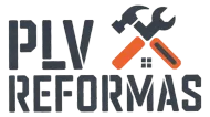 Logotipo de "PLV REFORMAS" con texto en gris oscuro y un icono de un martillo y una llave inglesa cruzados
