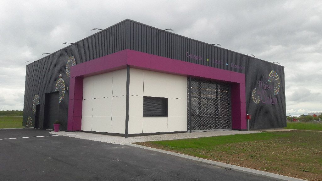 Local commercial avec bardage