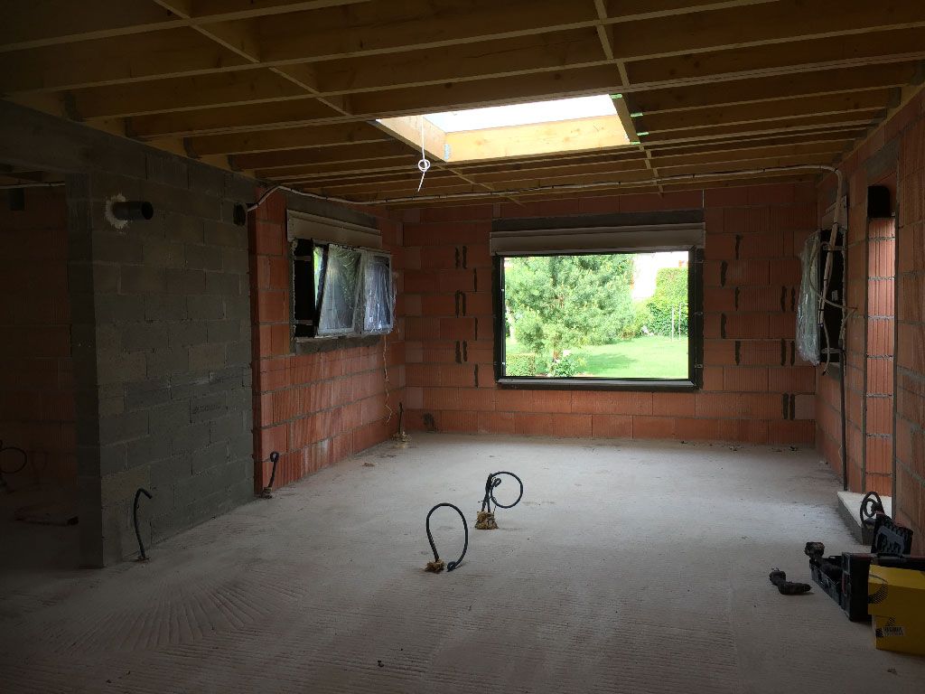 Construction d'une maison de l'intérieur