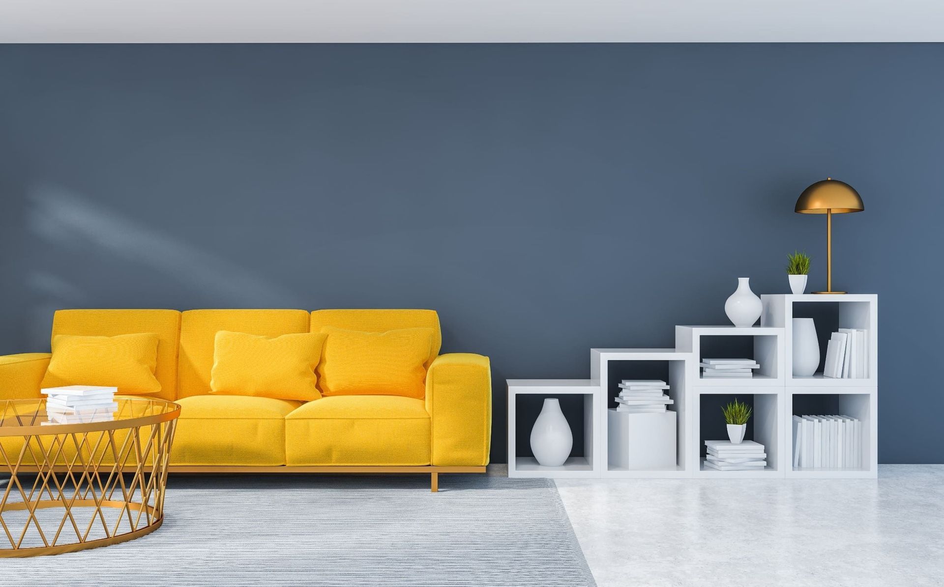 Una sala de estar con un sofá amarillo, una mesa de café y una estantería.