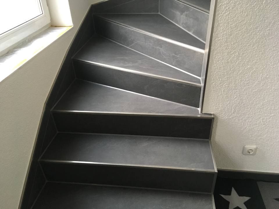 Treppe, die von der Jens Lischke & Cliff Bauer GbR gefliest wurde