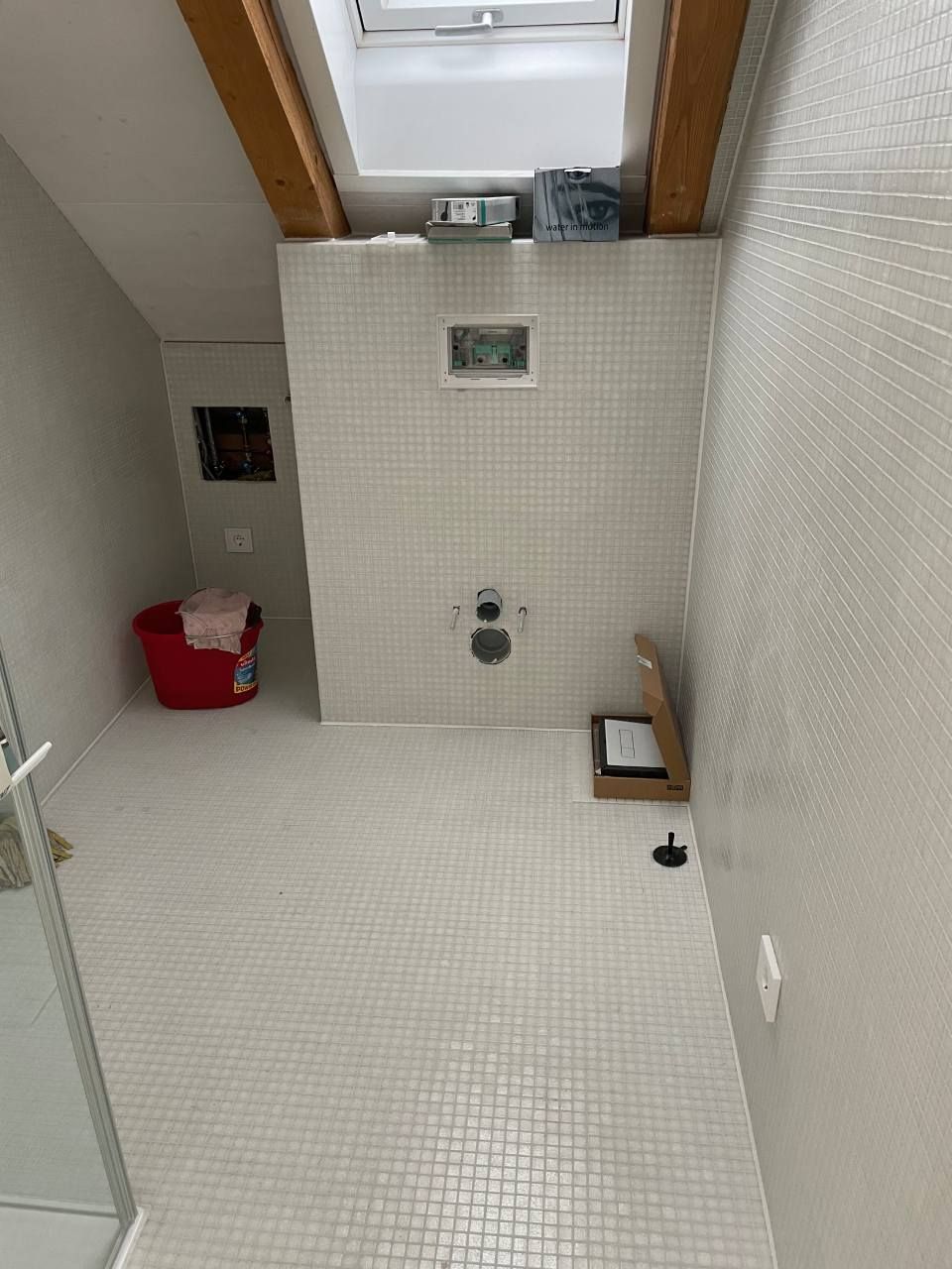 Badezimmer, das von der Jens Lischke & Cliff Bauer GbR saniert wurde