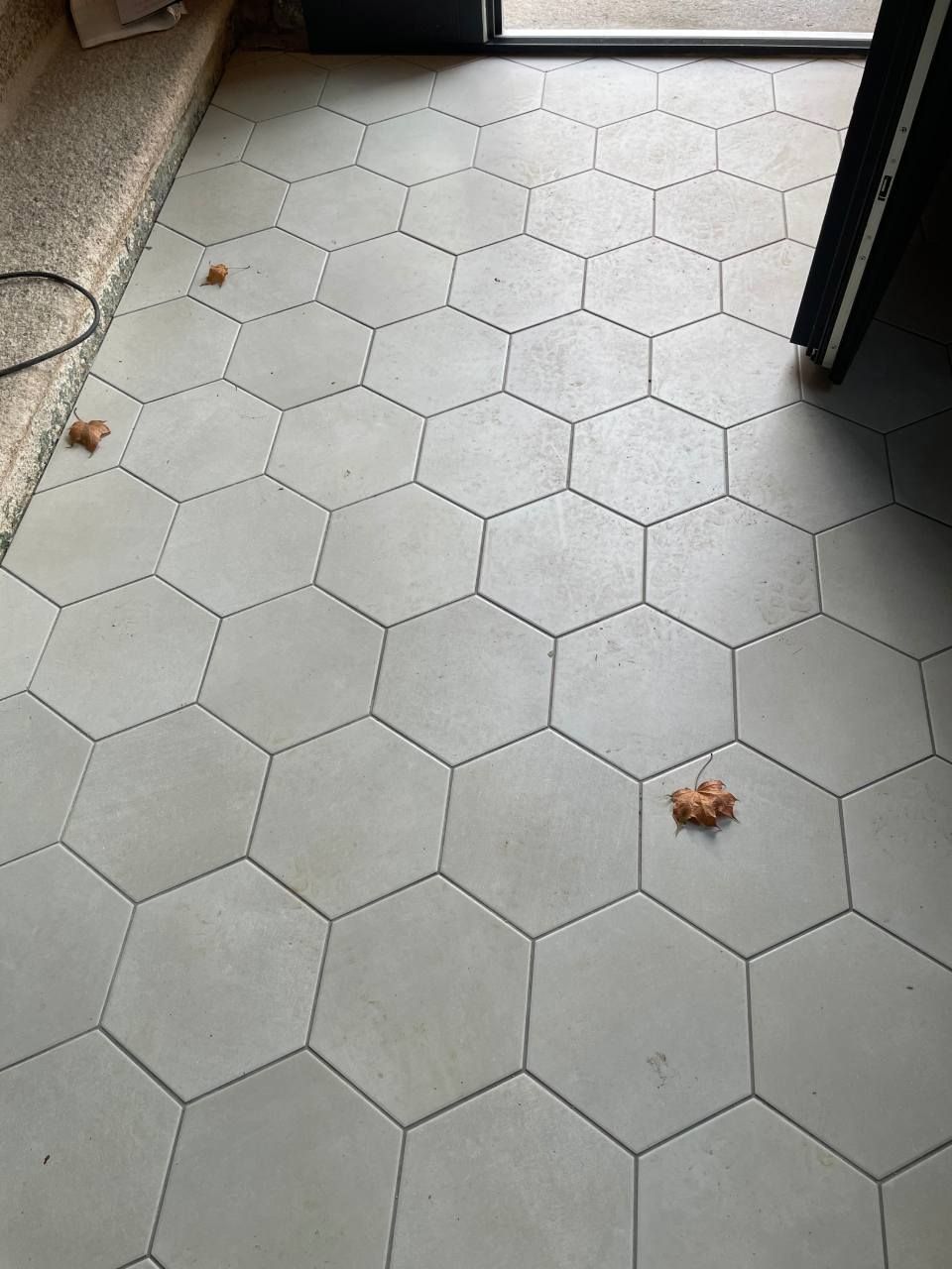 Boden, der von der Jens Lischke & Cliff Bauer GbR gefliest wurde